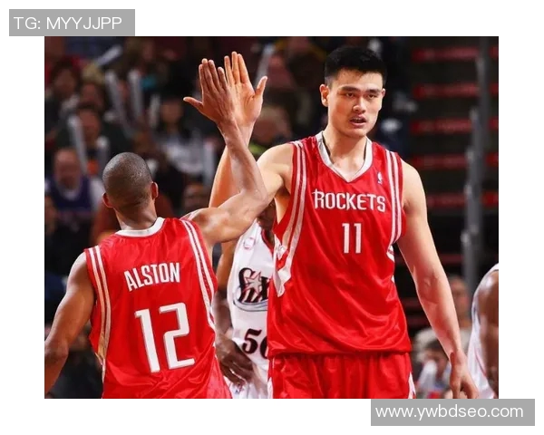 姚明扣球星的传奇之路：从篮球新星到全球偶像的辉煌历程