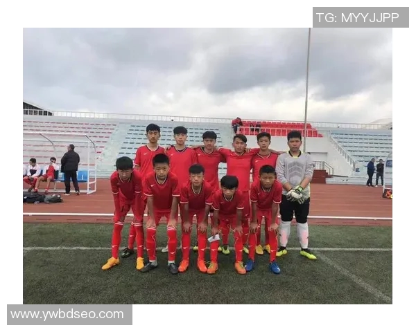 童锦程对足球明星的热爱与追逐展现了青春的激情与梦想 童锦程对足球明星的热爱与追逐展现了青春的激情与梦想